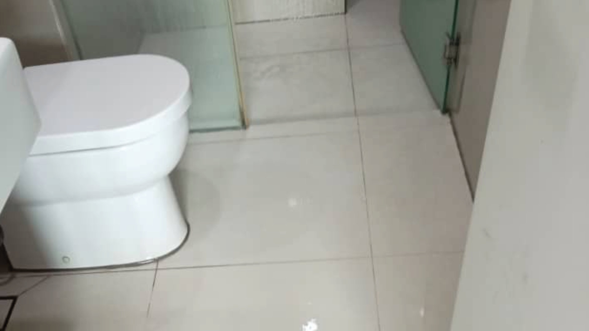 Bathroom 2 – transparent liquid system – after work